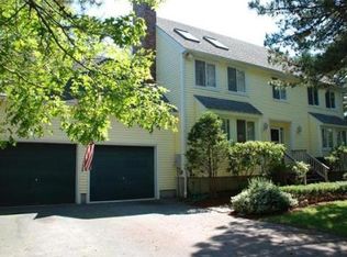20 Debbie Ln, Mashpee, MA 02649