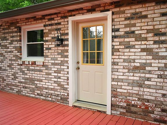 3rd image of 275 Pine Circle Dr