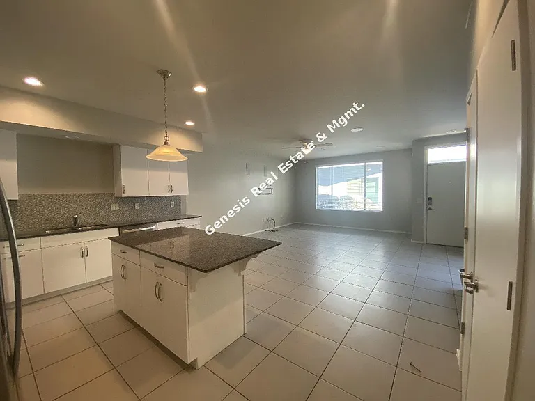 933 E Park Modern Dr — Photo 14