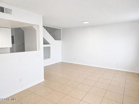 3rd image of 10270 Valle Del Sol Dr