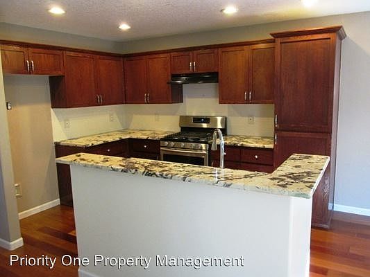 4th image of 537 NE 64th Ct