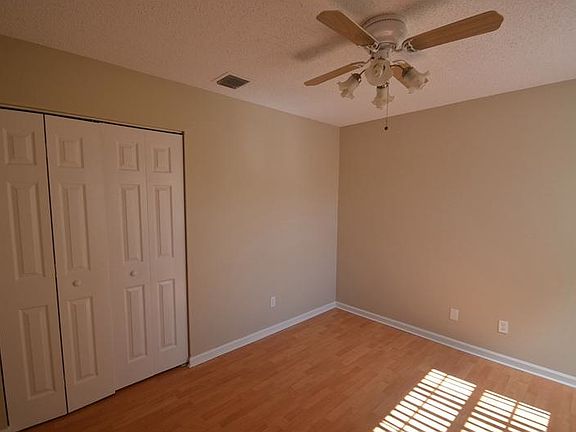 5th image of 9837 Fairway Cove Ln