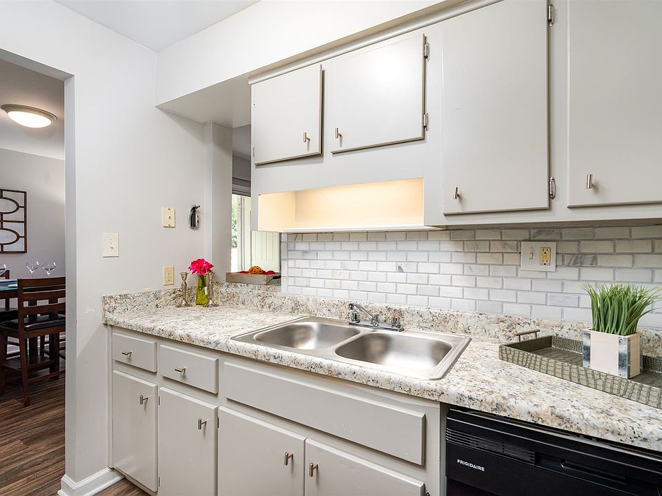 1st image of 2613 Embarcadero Dr APT 182