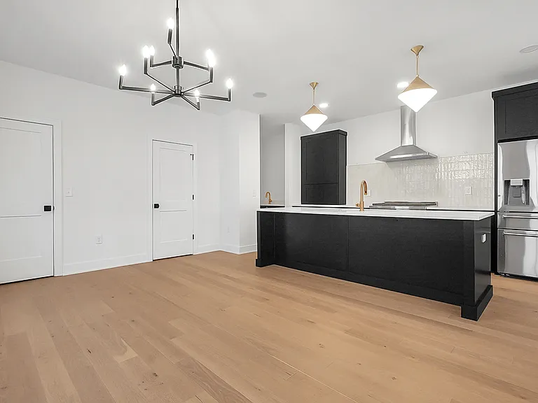 1242 Oxley Rd — Photo 30
