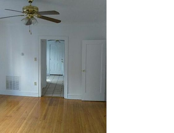 2nd image of 8253 S Maryland Ave APT 2