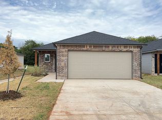 3433 Little Creek Dr, Mustang, OK 73064