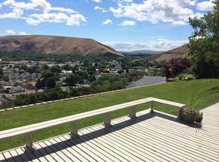 403 Hillcrest Dr, Selah, WA 98942