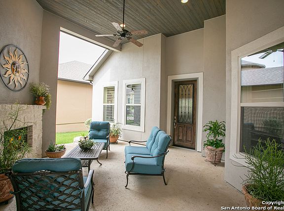 3rd image of 4728 Amorosa Way