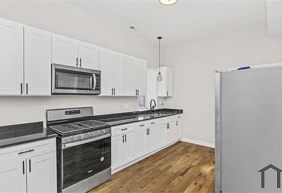 4th image of 6348 S Langley Ave #1