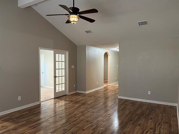 3rd image of 412 Hawks View Dr