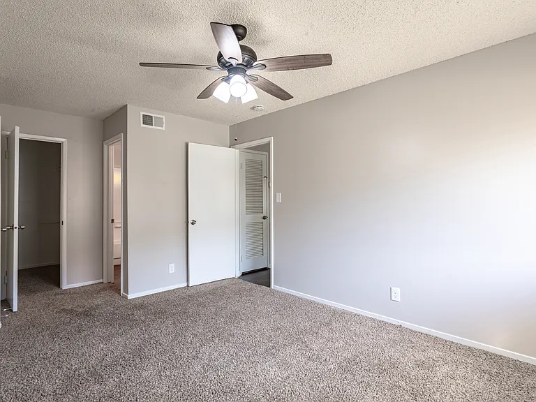 Luxe East - 1 Bedroom, 1 Bath