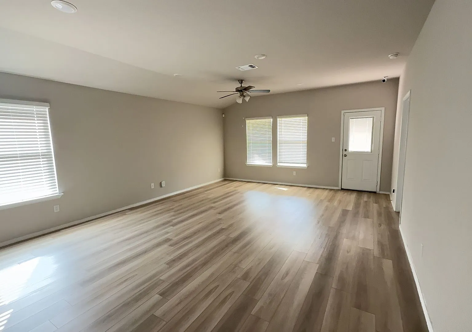 4 bed, 1646 sqft, $1,875 — Photo 4