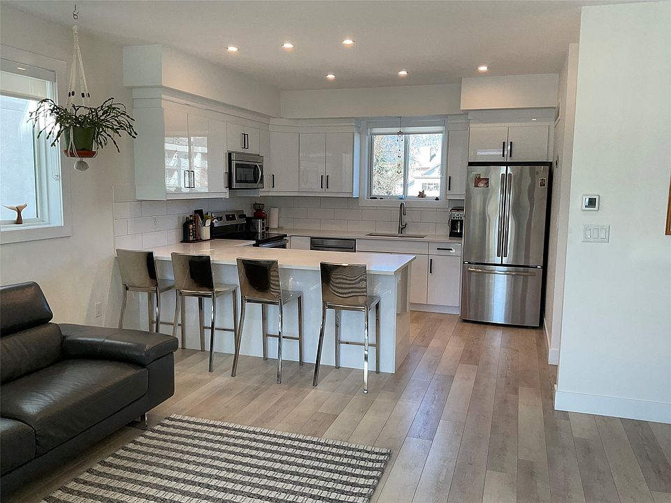 1st image of 210 Scott Ave #104