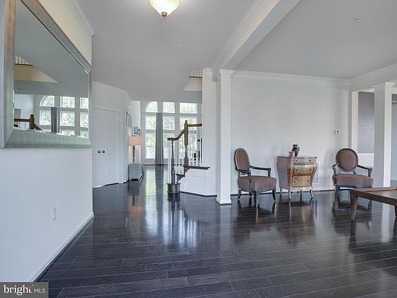 5th image of 9407 Pirouette Ct
