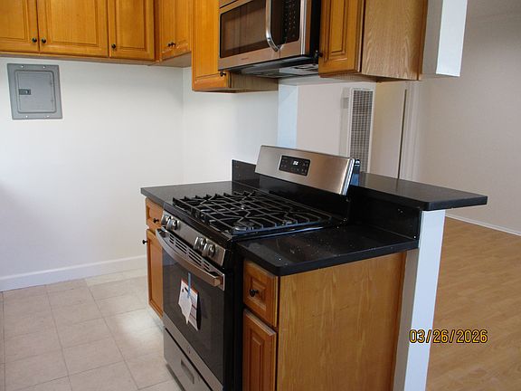 4th image of 1417 5th St APT 8