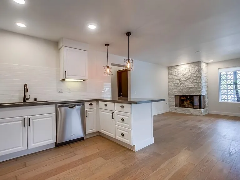 2550 Gregory Dr — Photo 22