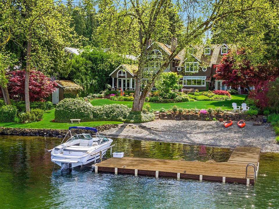1st image of 3002 W Lake Sammamish Pkwy NE