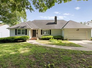 915 W 85th St, Kansas City, MO 64114