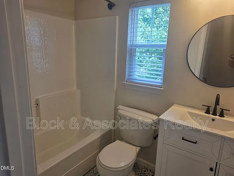 124 Braeside Ct — Photo 18