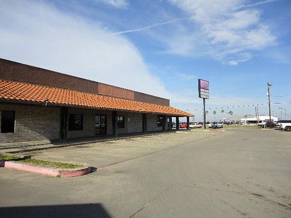 3rd image of 1800 State Highway 35 S
