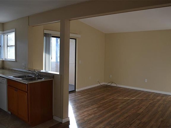 4th image of 2936 Antique Oaks Cir APT 68