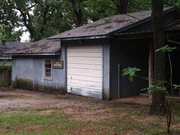 2nd image of 404 Sherman Dr