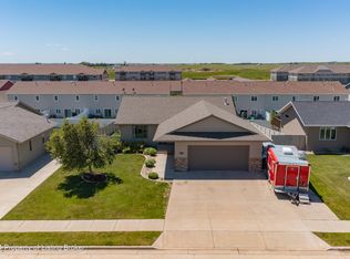 2487 States Blvd, Dickinson, ND 58601