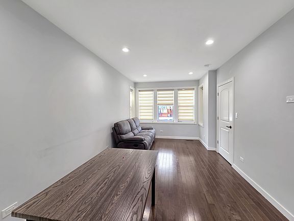 3rd image of 4125 S Rockwell St #1F