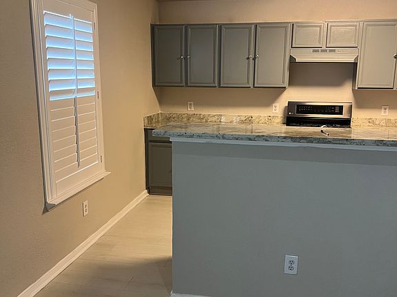 5th image of 318 Remington Heights Dr