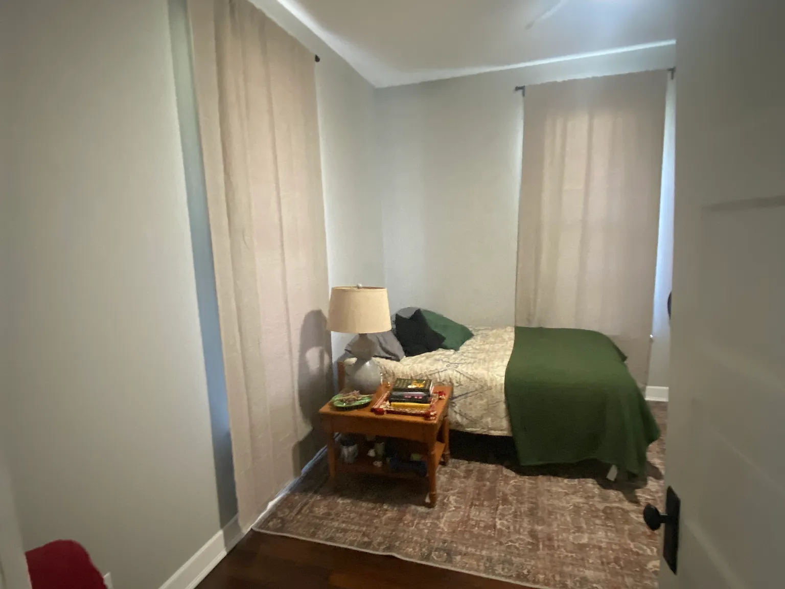 3 bed, 1100 sqft, $1,650 — Photo 2