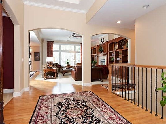 4th image of 4800 NE 143rd Cir