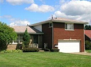 558 Edward Ln, Campbell, OH