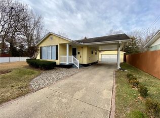 9 Ohio Dr, Decatur, IL 62526