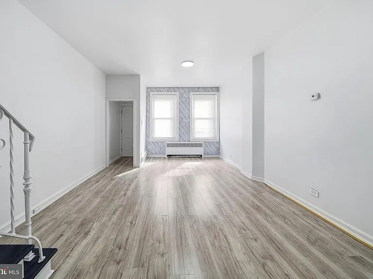 2062 E Stella St — Photo 6