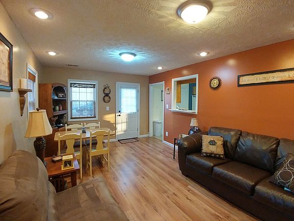 3rd image of 74 Moseley Dr