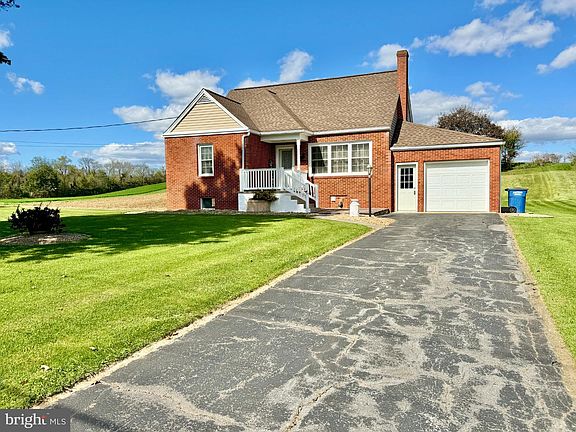 3rd image of 3855 Brumbaugh Rd