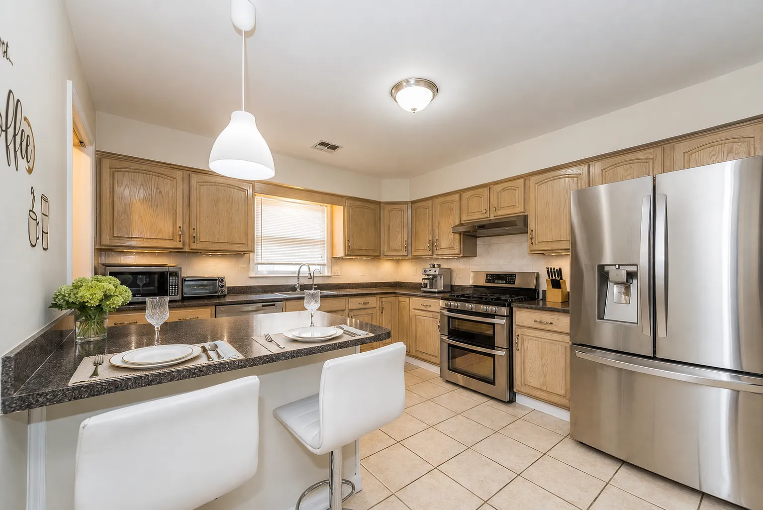 3 bed, 1515 sqft, $3,200 — Photo 4