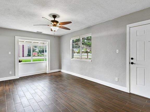 5th image of 4836 Andrus Ave