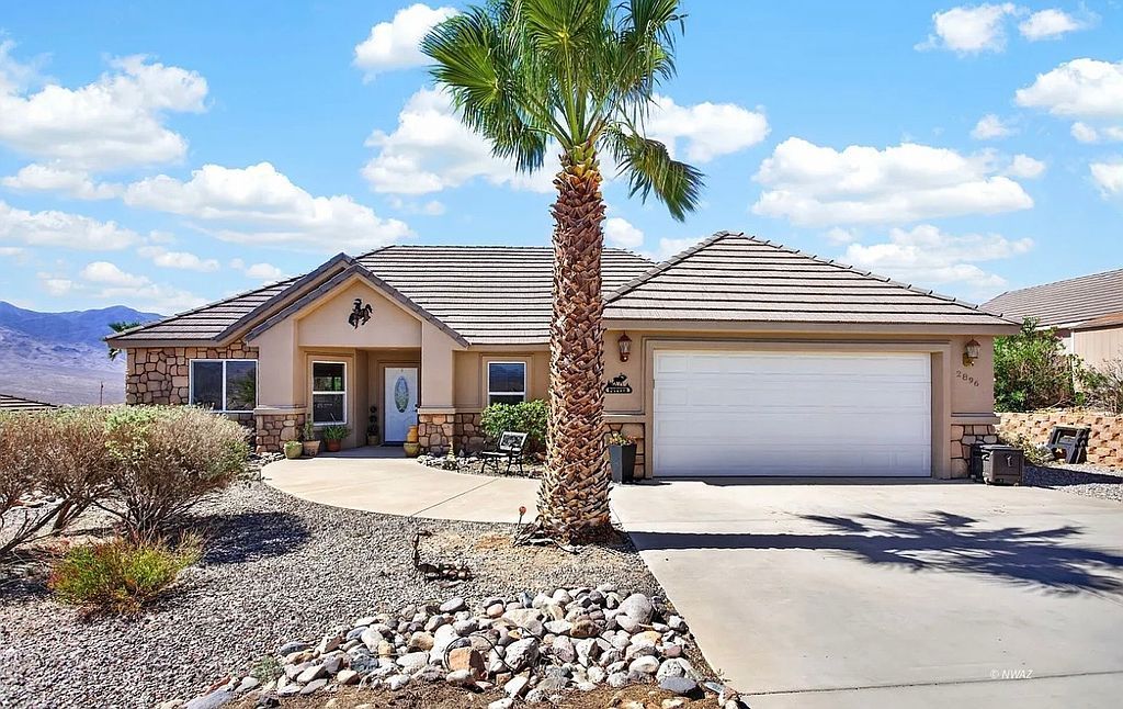 2896 E Sierra Vista Dr - Property Image