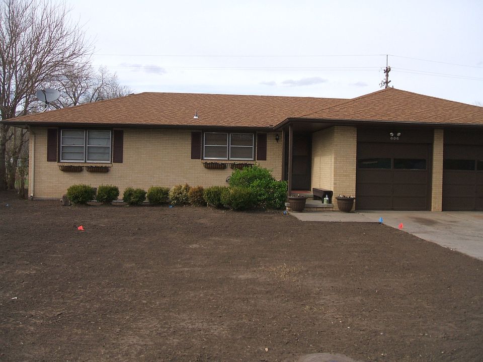 1st image of 606 W 25th Ave