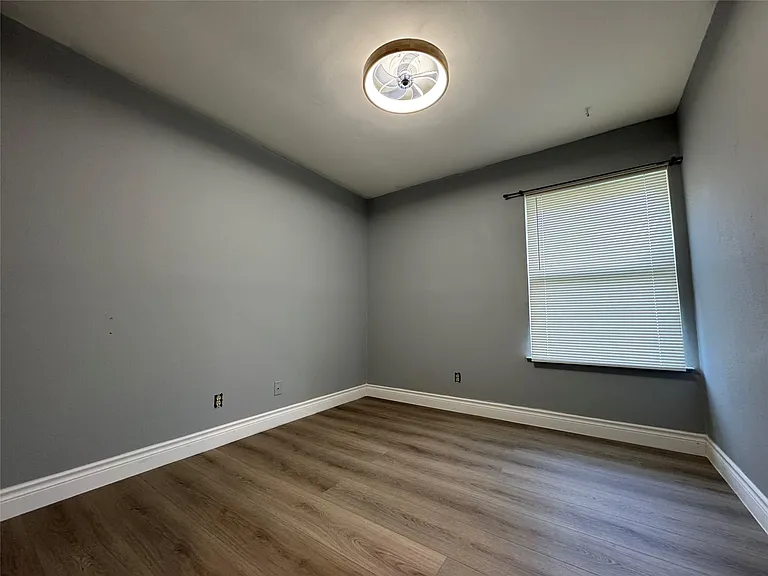 3520 Roanoke Dr — Photo 9