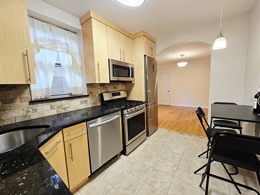 Rented by Voro Purple LLC | media 8