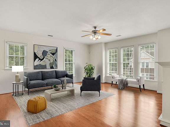 3rd image of 4125 San Marco Dr #H