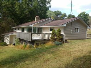 2009 Hillcrest Dr, Coshocton, OH 43812