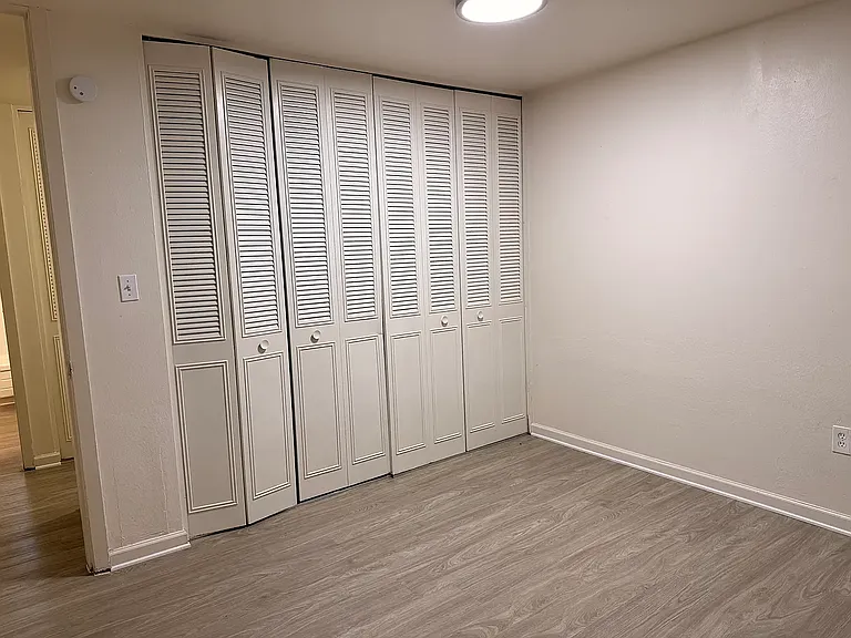 2655 Mapleton Ave #102 — Photo 11
