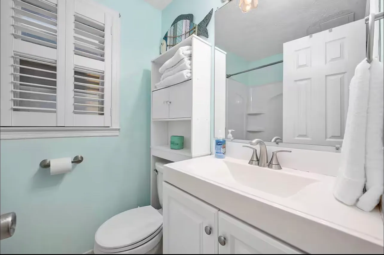 Studio, 450 sqft, $1,300 — Photo 2