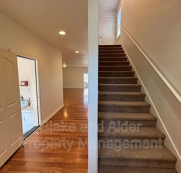 345 Norway St NE — Photo 22