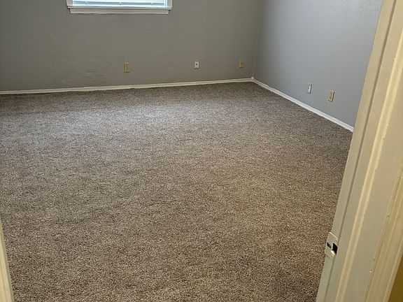3rd image of 108 Crawford Ct