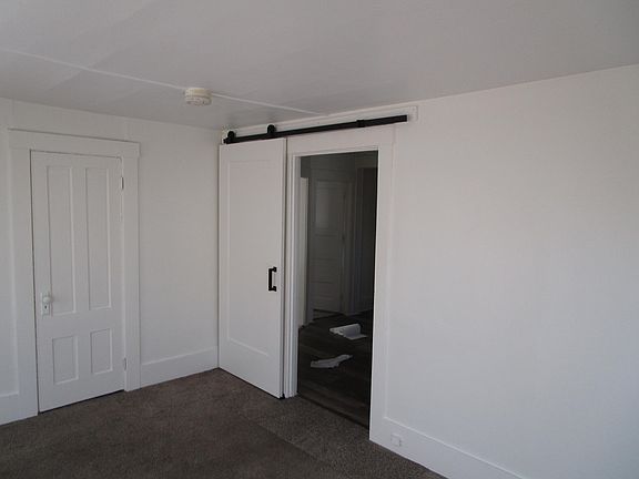4th image of 78 1/2 Vine St APT B