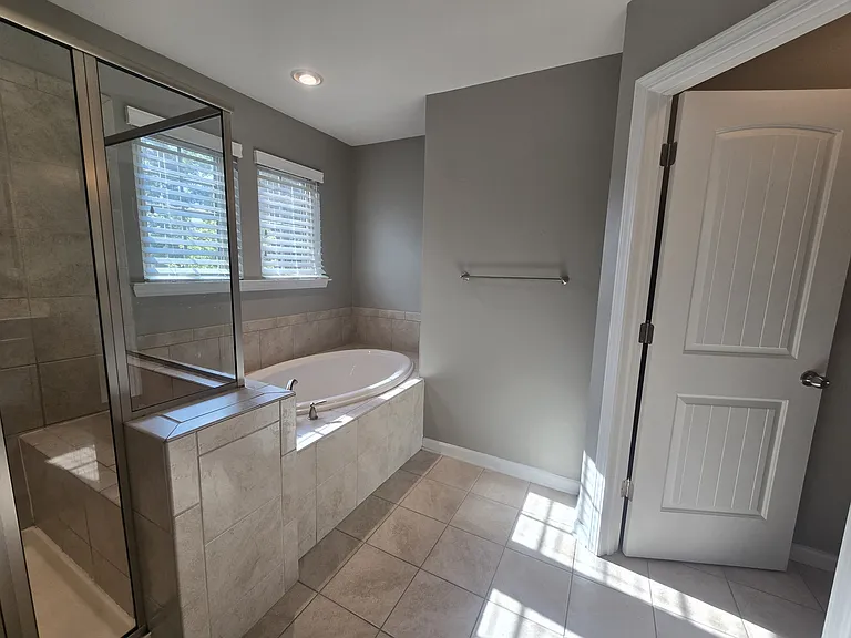 3917 Valley Side Ct — Photo 43